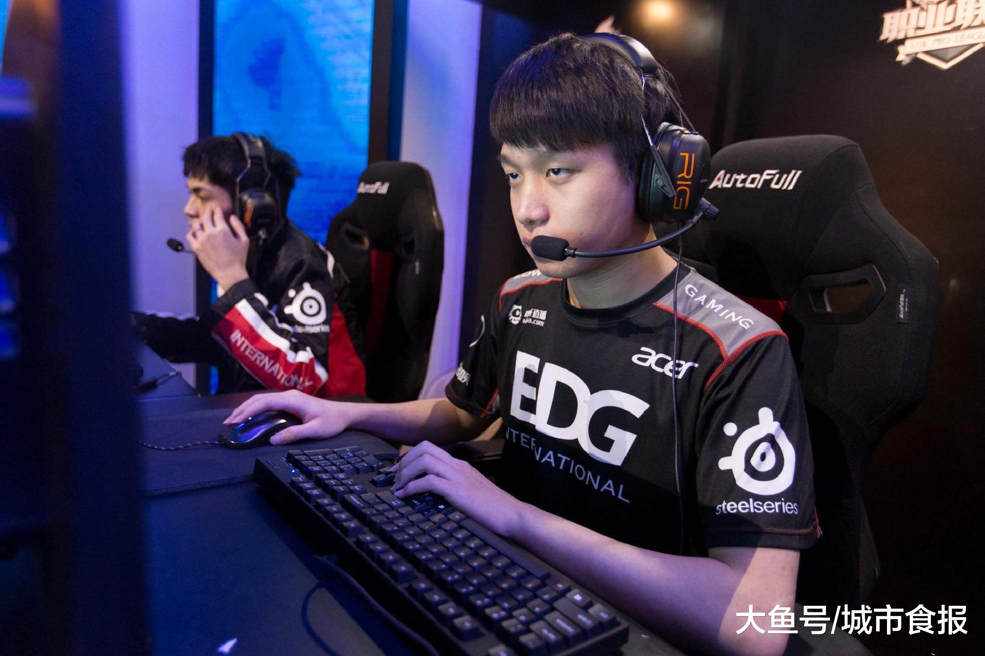 出色发挥首场状态出色，阿森纳观众沸腾！，阿扎伦卡重返赛场观众掌声雷动的简单介绍-爱游戏官方入口