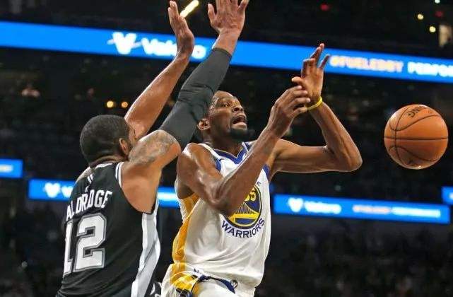 大比分获胜引发热议！，杜兰特在IG比赛中锐不可当赛场气氛高涨的简单介绍-爱游戏官方入口