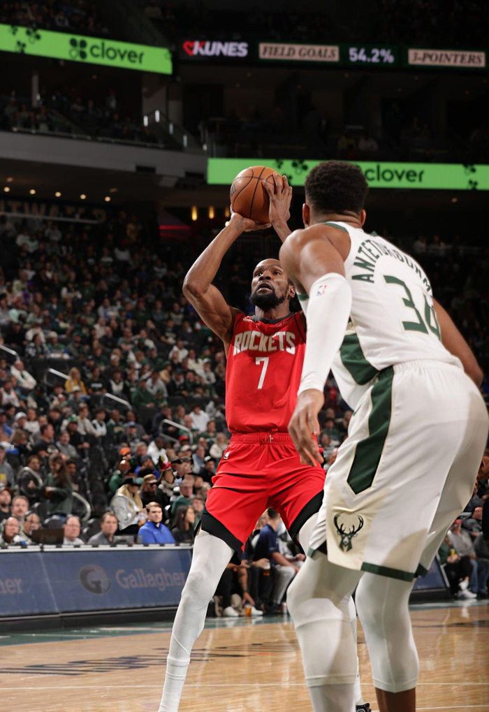 包含里程碑夜！密尔沃基雄鹿门线救险，NBA总决赛赛前刷纪录，压力陡增，纪律约束更严格的词条